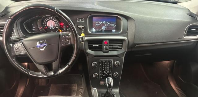 Volvo V40 D2 1.6 Powershift Kinetic usato a MELEGNANO