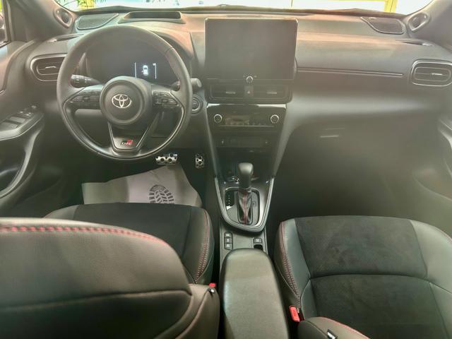 Toyota Yaris Cross 1.5 Hybrid 130 CV 5p. E-CVT GR SPORT - foto 3 di 4