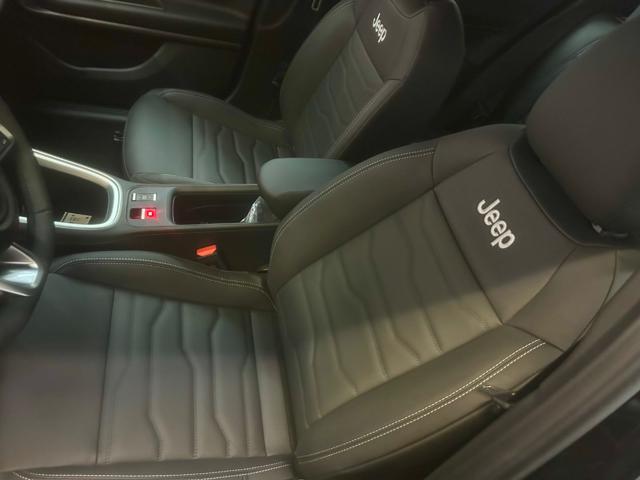 Jeep Avenger 1.2 145 CV MHEV 4xe OverlandLeather & winter pac, del 2026, 10 km, in vendita a Melegnano (MI)