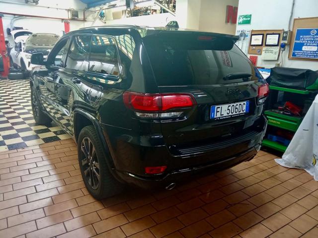 Jeep Grand Cherokee 3.0 V6 CRD 250 MultijetII Night Eagle Gancio Train - foto 3 di 4