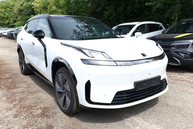 Lynk & Co 8 PHEV More - foto 2 di 4