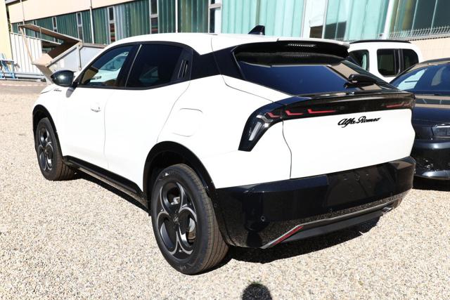 Alfa Romeo Junior 1.2 145 CV Hybrid eDCT6 Q4 Sport Spec&Tech - foto 4 di 4