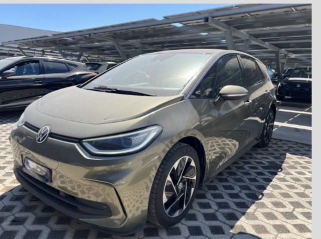 Volkswagen ID.3 Pro, del 2024, 29.950 km, in vendita a Melegnano (MI)