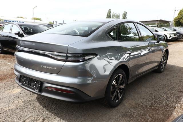 BYD Seal 5 DM-i 212 CV PHEV DESIGN - foto 2 di 4