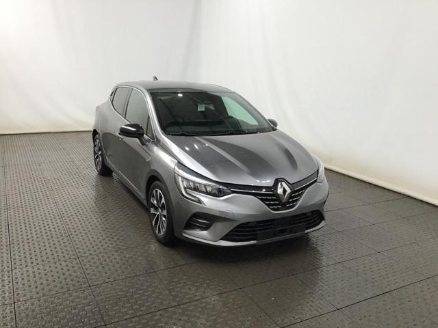 Renault Clio TCe 90 CV 5 porte Techno, del 2023, 62.339 km, in vendita a Melegnano (MI)