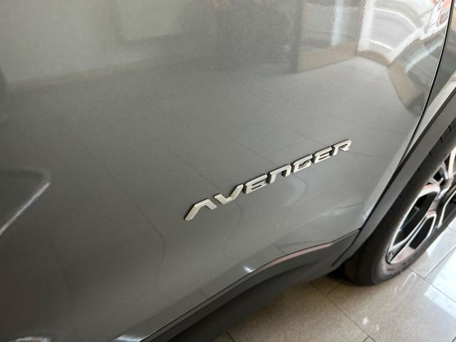 Jeep Avenger 1.2 Turbo 100 CV MHEV Summit Tetto e pelle - foto 4 di 4