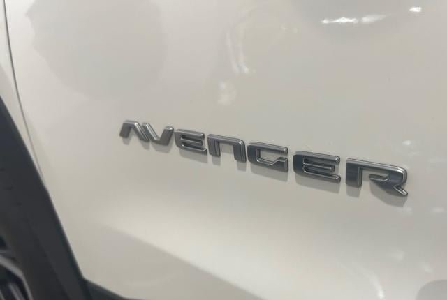 Jeep Avenger 1.2 Turbo 100 CV MHEV Summit Tetto e pelle - foto 3 di 4