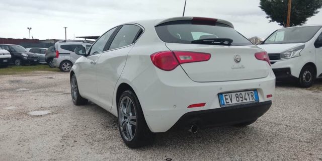 Alfa Romeo Giulietta 1.6 JTDm-2 105 CV Exclusive - foto 2 di 4