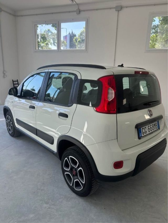 Fiat Panda 0.9 TwinAir Turbo Natural Power City Cross - foto 2 di 4