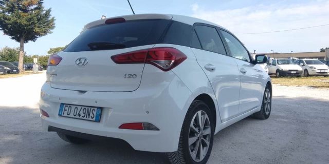 Hyundai i20 1.1 CRDi 12V 5 porte Go! Plus - foto 3 di 4