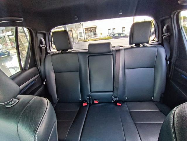 Toyota Hilux 2.8 D A/T 4WD 4 porte Double Cab Invincible - foto 2 di 4