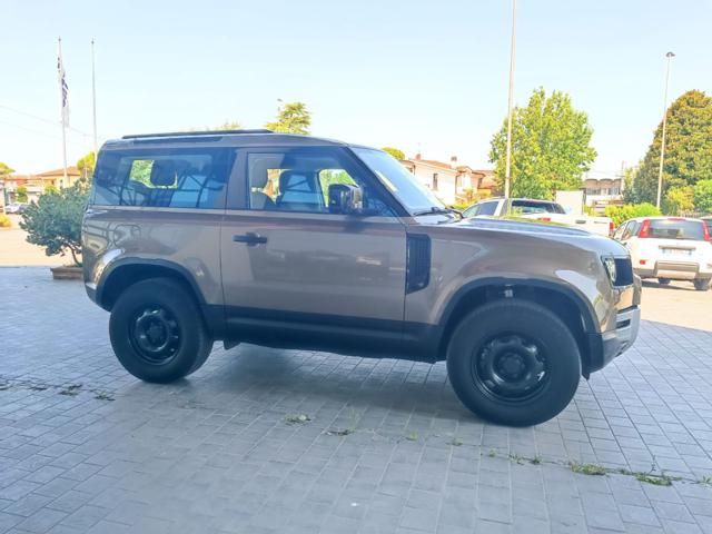 Land Rover Defender 90 3.0D I6 250 CV AWD Auto - foto 4 di 4