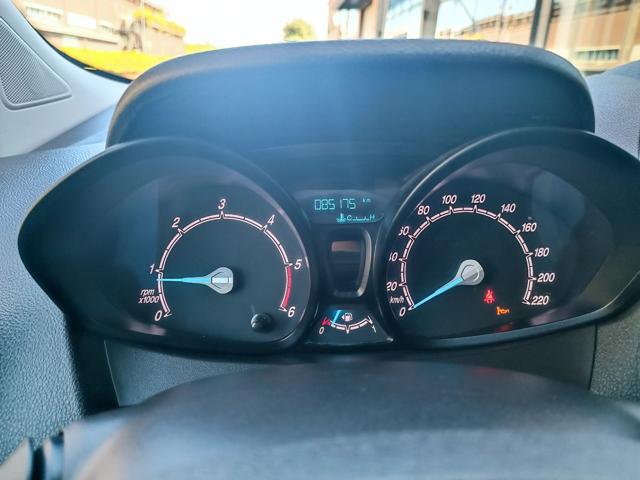 Ford Tourneo Courier 1.5 TDCI 100 CV S&S Sport - foto 2 di 4
