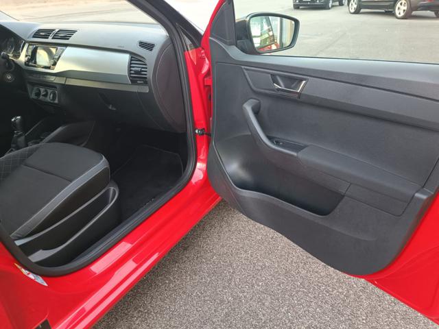 Skoda Fabia 1.0 MPI 75 CV Twin Color Argento - foto 2 di 4