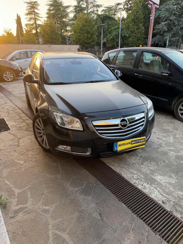 Opel Insignia 2.0 CDTI 160CV Sports Tourer aut. Cosmo, del 2010, 190.000 km, in vendita a Castagnaro (VR)