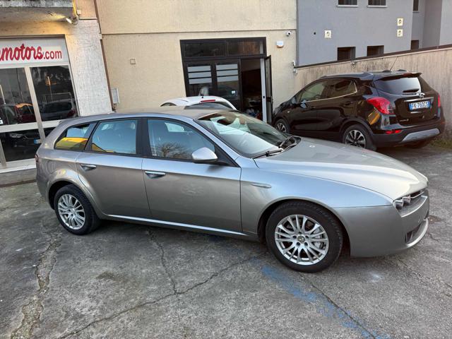 Alfa Romeo 159 1.9 JTDm 150CV Sportwagon Distinctive Q-Tronic - foto 4 di 4