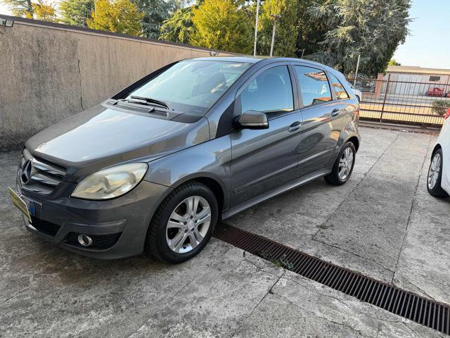 Mercedes-Benz B 180 BlueEFFICIENCY Premium - foto 2 di 4