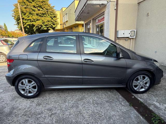 Mercedes-Benz B 180 BlueEFFICIENCY Premium - foto 4 di 4
