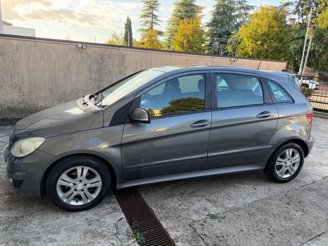 Mercedes-Benz B 180 BlueEFFICIENCY Premium - foto 3 di 4
