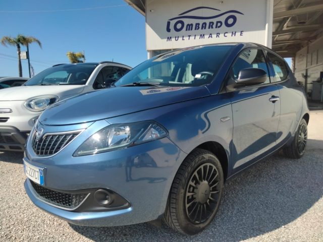Lancia Ypsilon 1.0 FireFly 5 porte S&S Hybrid Ecochic Silver usato a PETROSINO
