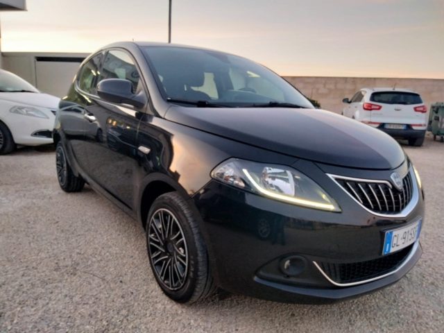 Lancia Ypsilon 1.0 FireFly 5 porte S&S Hybrid Gold - foto 3 di 4