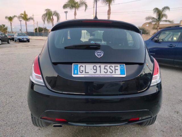 Lancia Ypsilon 1.0 FireFly 5 porte S&S Hybrid Gold - foto 2 di 4