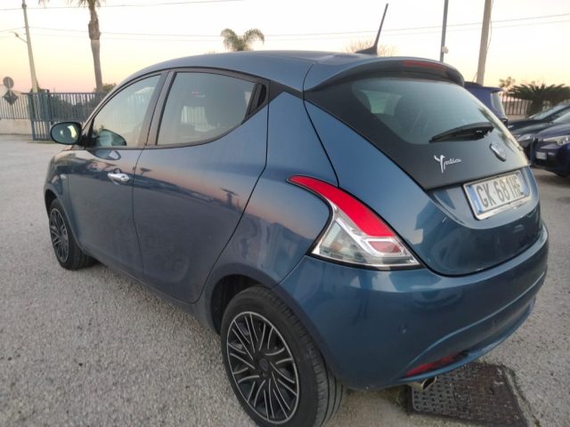 Lancia Ypsilon 1.0 FireFly 5 porte S&S Hybrid Ecochic Gold - foto 3 di 4
