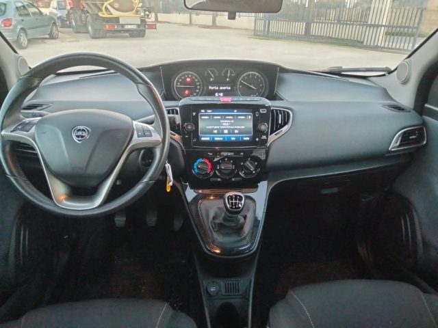 Lancia Ypsilon 1.0 FireFly 5 porte S&S Hybrid Ecochic Gold usato a PETROSINO