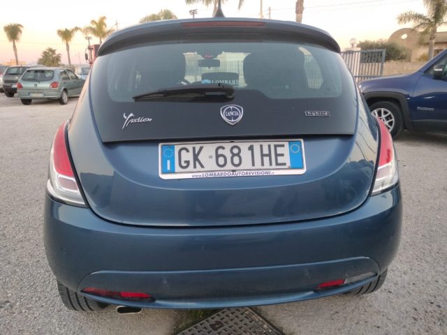 Lancia Ypsilon 1.0 FireFly 5 porte S&S Hybrid Ecochic Gold usato a PETROSINO