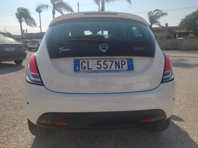 Lancia Ypsilon 1.0 FireFly 5 porte S&S Hybrid Gold - foto 3 di 4