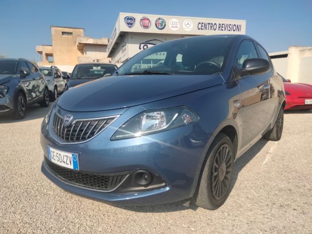 Lancia Ypsilon 1.0 FireFly 5 porte S&S Hybrid Ecochic Silver - foto 4 di 4
