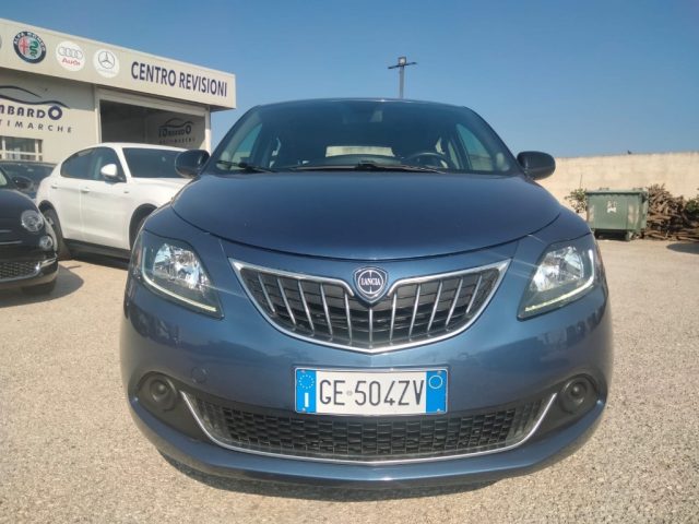Lancia Ypsilon 1.0 FireFly 5 porte S&S Hybrid Ecochic Silver usato a PETROSINO