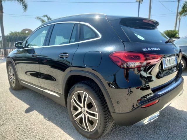 Mercedes-Benz GLC 200 d 4Matic Sport - foto 2 di 4