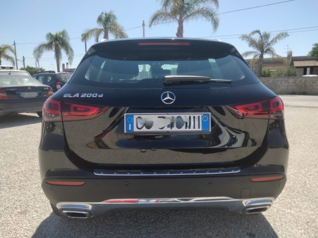 Mercedes-Benz GLC 200 d 4Matic Sport - foto 4 di 4