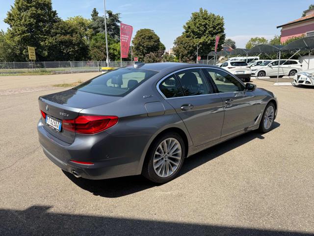 BMW 530 e Luxury - foto 4 di 4