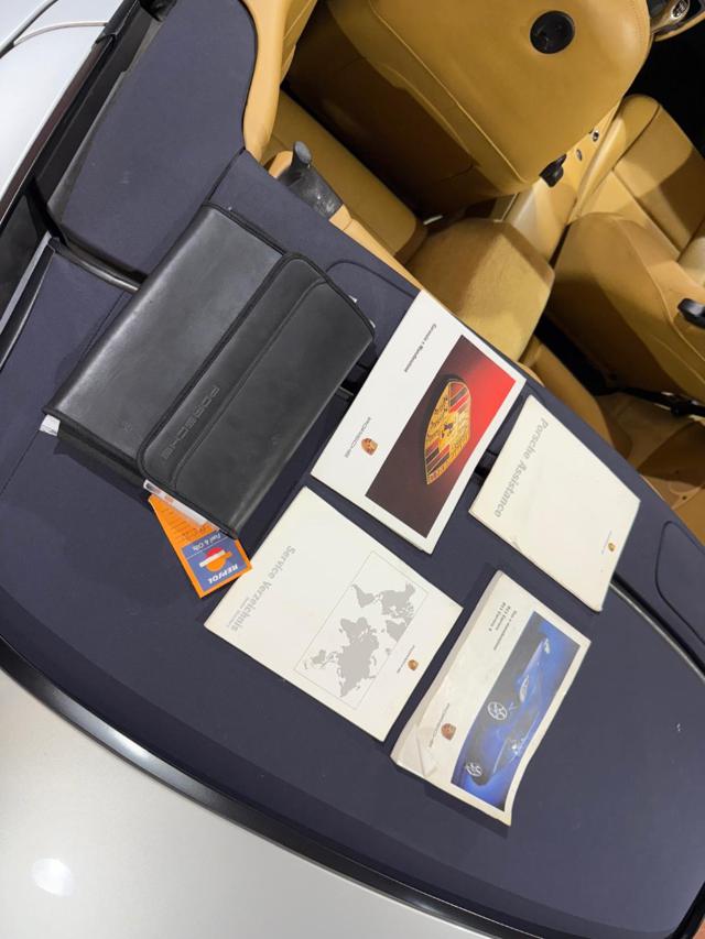 Porsche 996 Carrera 4 Cabriolet-Manuale-Service book usato a ROMA