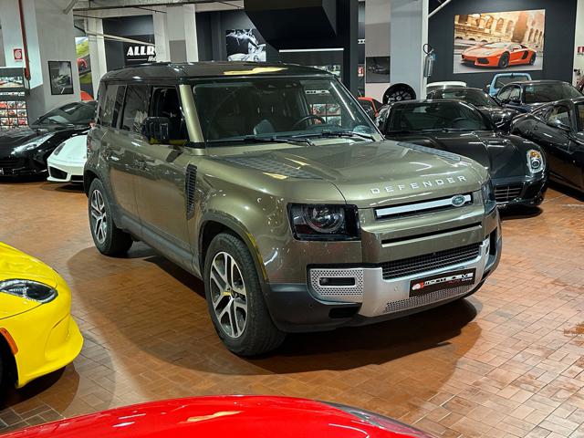 Land Rover Defender 110 3.0D I6 250 CV AWD Auto SE - foto 3 di 4