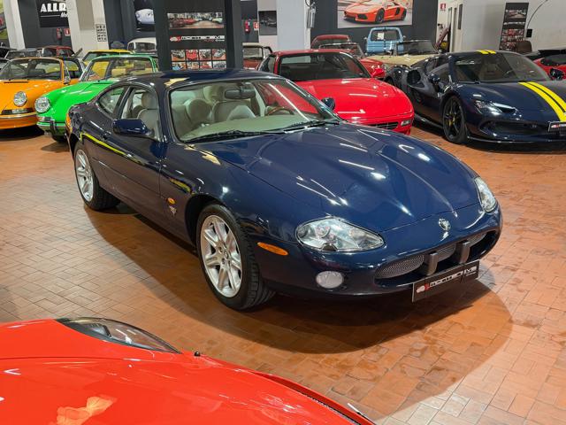 Jaguar XK8 4.0 Coupé Pelle beige tagliandi, del 2000, 113.465 km, in vendita a Roma (RM)
