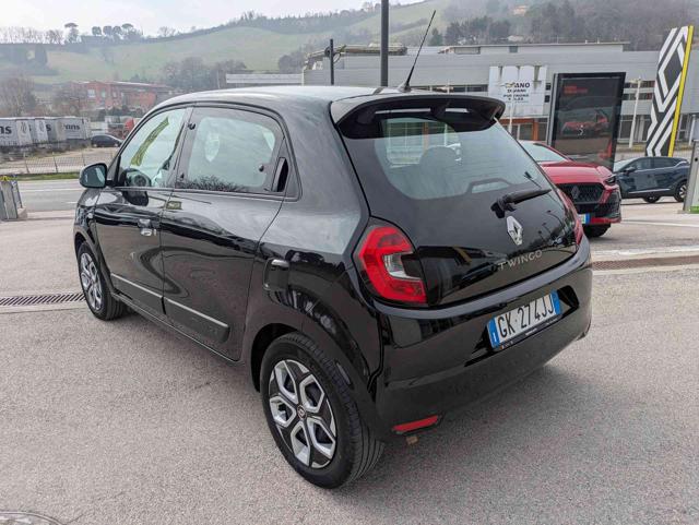 Renault Twingo SCe 65 CV Equilibre, del 2023, 39.200 km, in vendita a Mondolfo (PU)