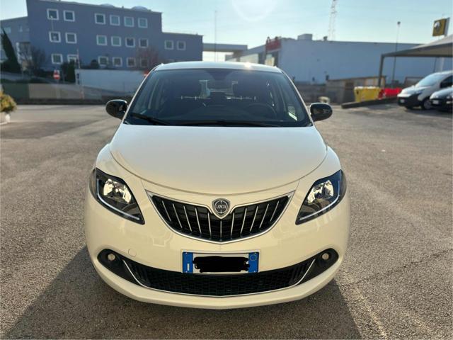 Lancia Ypsilon 1.0 FireFly 5 porte S&S Hybrid Platino - foto 2 di 4