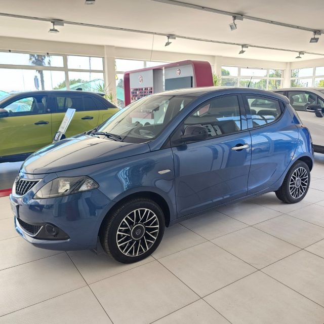 Lancia Ypsilon 1.0 FireFly 5 porte S&S Hybrid Platino usato a MONDOLFO