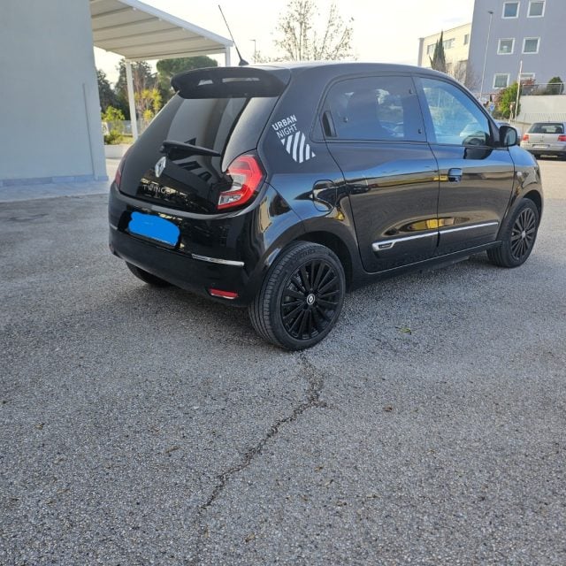 Renault Twingo Electric Urban Night, del 2022, 49.800 km, in vendita a Mondolfo (PU)
