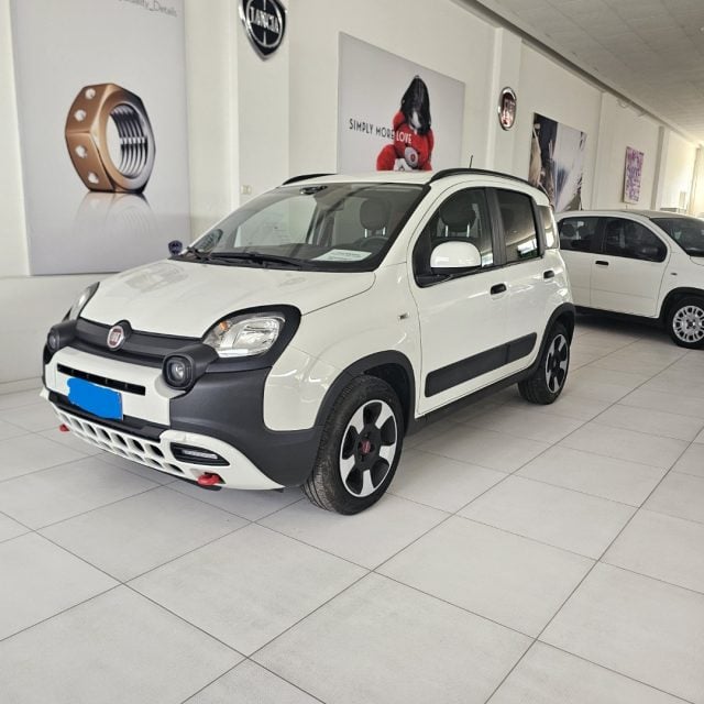 Fiat Panda Cross 1.0 FireFly S&S Hybrid, del 2024, 26.800 km, in vendita a Mondolfo (PU)