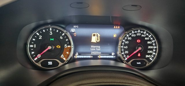 Jeep Renegade 1.6 Mjt 130 CV Limited, del 2024, 25.000 km, in vendita a Mondolfo (PU)