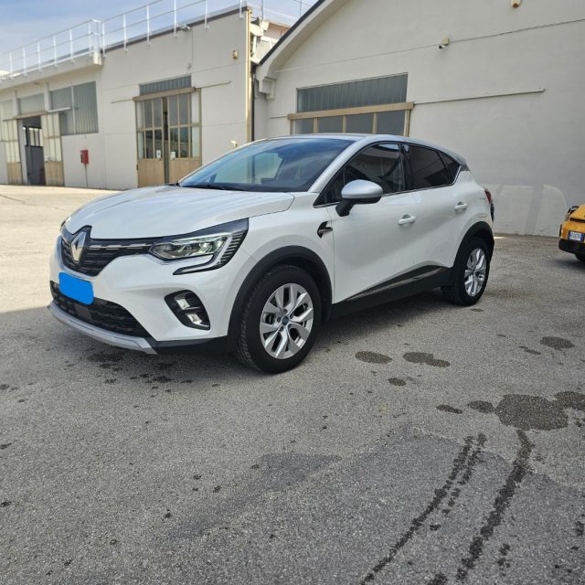 Renault Captur Plug-in Hybrid E-Tech 160 CV Intens usato a MONDOLFO