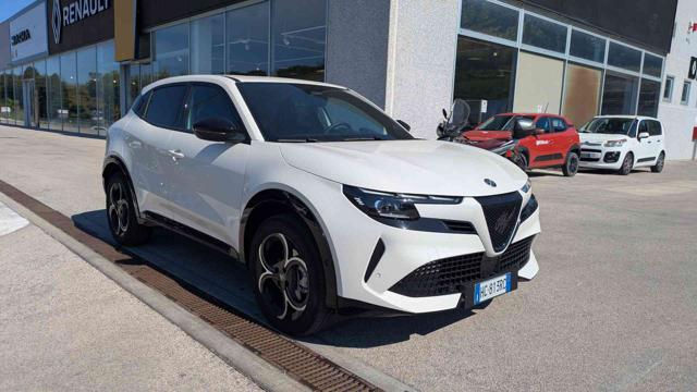 Alfa Romeo Junior Ibrida 1.2 145CV Hybrid eDCT6 ibrida Ti, del 2026, 5.000 km, in vendita a Mondolfo (PU)