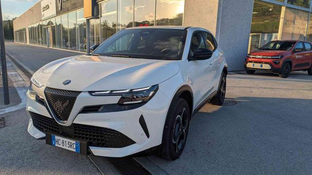 Alfa Romeo Junior Ibrida 1.2 145CV Hybrid eDCT6 ibrida Ti - foto 2 di 4