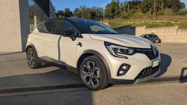 Renault Captur TCe 100 CV GPL FAP Intens - foto 2 di 4