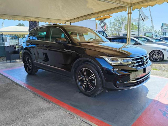 Volkswagen Tiguan 2.0 TDI 150 CV SCR DSG Elegance - foto 3 di 4