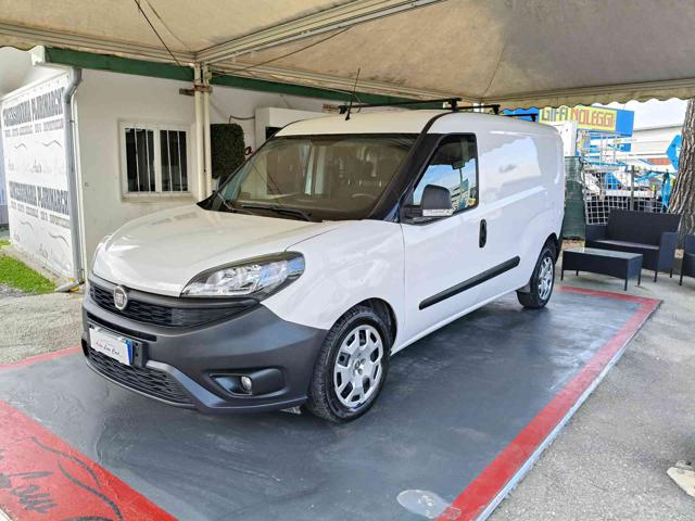 Fiat Doblo Dobl� 1.6 MJT 105CV Cargo Maxi Lounge 3 POSTI usato a VITERBO